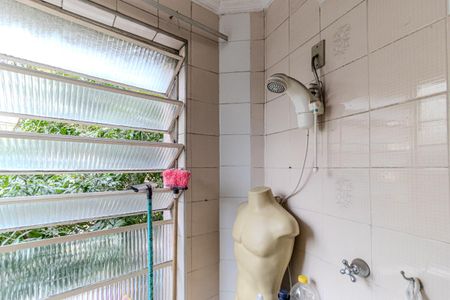 Apartamento à venda com 110m², 2 quartos e sem vaga Apartamento à venda com 110m², 2 quartos e sem vagaBanheiro de Serviço