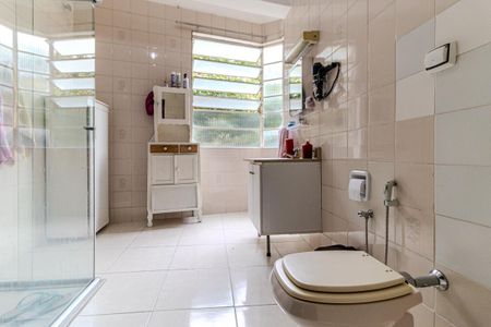 Apartamento à venda com 110m², 2 quartos e sem vaga Apartamento à venda com 110m², 2 quartos e sem vagaBanheiro
