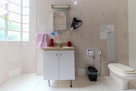Apartamento à venda com 110m², 2 quartos e sem vaga Apartamento à venda com 110m², 2 quartos e sem vagaBanheiro
