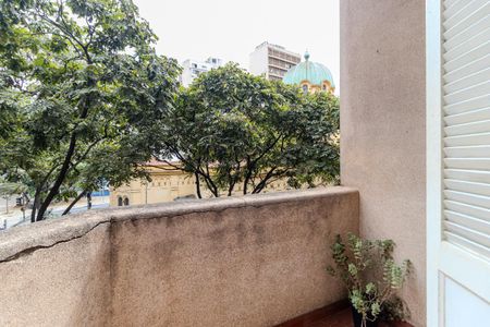 Apartamento à venda com 110m², 2 quartos e sem vaga Apartamento à venda com 110m², 2 quartos e sem vagaVaranda