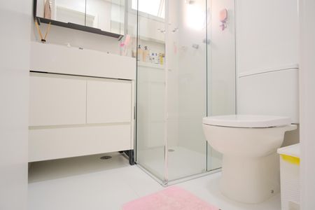 Apartamento à venda com 81m², 2 quartos e 2 vagasBanheiro da Suíte