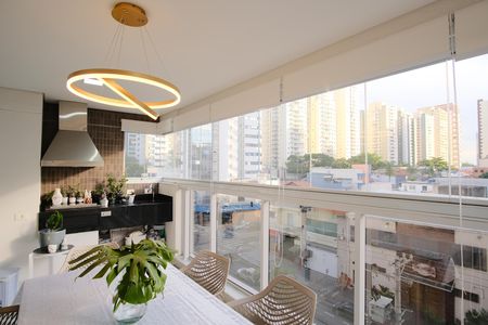 Apartamento à venda com 81m², 2 quartos e 2 vagasVaranda