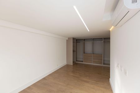 Apartamento à venda com 341m², 4 quartos e 5 vagas Apartamento à venda com 341m², 4 quartos e 5 vagasSuíte 4