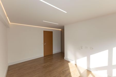 Apartamento à venda com 341m², 4 quartos e 5 vagas Apartamento à venda com 341m², 4 quartos e 5 vagasSuíte 3