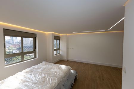 Apartamento à venda com 341m², 4 quartos e 5 vagas Apartamento à venda com 341m², 4 quartos e 5 vagasSuíte 1