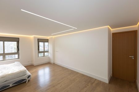 Apartamento à venda com 341m², 4 quartos e 5 vagas Apartamento à venda com 341m², 4 quartos e 5 vagasSuíte 1