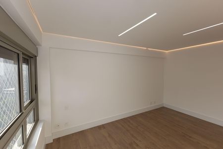 Apartamento à venda com 341m², 4 quartos e 5 vagas Apartamento à venda com 341m², 4 quartos e 5 vagasSuíte 3