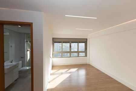 Apartamento à venda com 341m², 4 quartos e 5 vagas Apartamento à venda com 341m², 4 quartos e 5 vagasSuíte 3