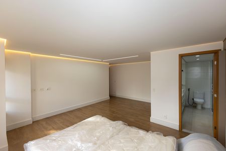 Apartamento à venda com 341m², 4 quartos e 5 vagas Apartamento à venda com 341m², 4 quartos e 5 vagasSuíte 1