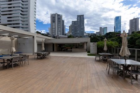 Apartamento à venda com 341m², 4 quartos e 5 vagas Apartamento à venda com 341m², 4 quartos e 5 vagasÁrea comum - Área Gourmet