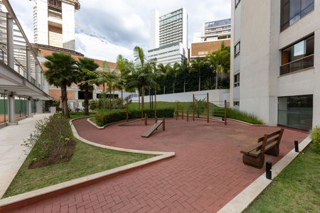 Apartamento à venda com 341m², 4 quartos e 5 vagas Apartamento à venda com 341m², 4 quartos e 5 vagasÁrea comum - Área Fitness