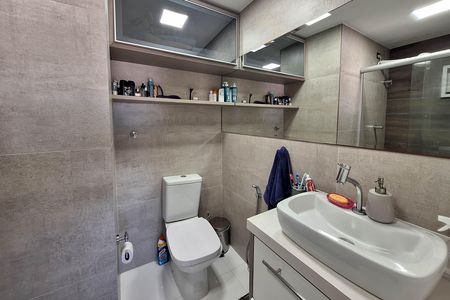 Apartamento para alugar com 71m², 2 quartos e 1 vaga Apartamento para alugar com 71m², 2 quartos e 1 vagaBanheiro