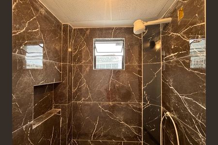 Apartamento à venda com 70m², 2 quartos e sem vaga Apartamento à venda com 70m², 2 quartos e sem vagaBanheiro social