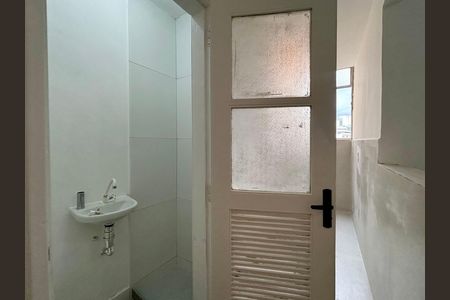 Apartamento à venda com 70m², 2 quartos e sem vaga Apartamento à venda com 70m², 2 quartos e sem vagaÁrea de serviço - banheiro
