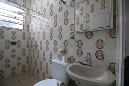 Casa de condomínio para alugar com 130m², 4 quartos e 1 vagaBanheiro Social