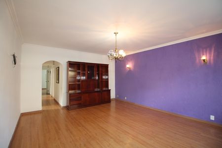 Sala de casa de condomínio para alugar com 4 quartos, 130m² em Taquara, Rio de Janeiro