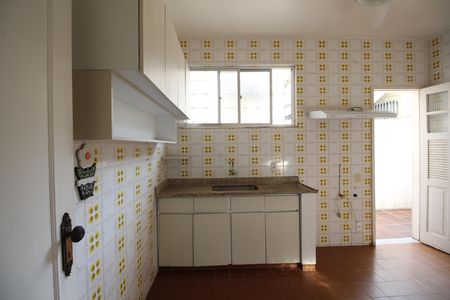 Casa de condomínio para alugar com 130m², 4 quartos e 1 vagaCozinha
