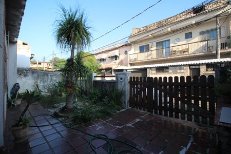 Casa de condomínio para alugar com 130m², 4 quartos e 1 vagaFrente