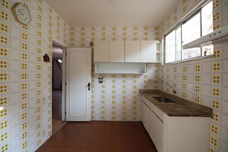 Casa de condomínio para alugar com 130m², 4 quartos e 1 vagaCozinha