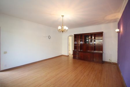 Casa de condomínio para alugar com 130m², 4 quartos e 1 vagaSala