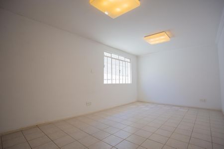 Casa para alugar com 600m², 6 quartos e 4 vagas