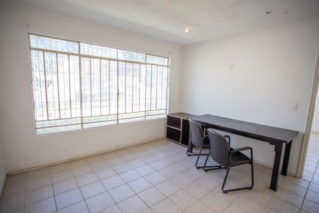 Casa para alugar com 600m², 6 quartos e 4 vagas