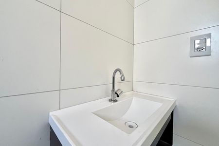 Apartamento à venda com 45m², 2 quartos e sem vaga Apartamento à venda com 45m², 2 quartos e sem vagaBanheiro
