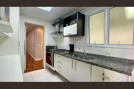 Cozinha de apartamento para alugar com 4 quartos, 130m² em Paraíso, São Paulo