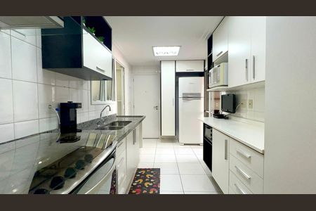 Cozinha de apartamento para alugar com 4 quartos, 130m² em Paraíso, São Paulo