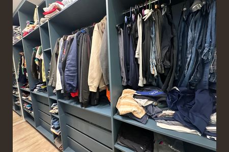 Apartamento à venda com 87m², 2 quartos e 1 vaga Apartamento à venda com 87m², 2 quartos e 1 vagaCloset da suíte 2