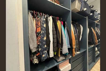 Apartamento à venda com 87m², 2 quartos e 1 vaga Apartamento à venda com 87m², 2 quartos e 1 vagaCloset da suíte 1