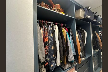 Apartamento à venda com 87m², 2 quartos e 1 vaga Apartamento à venda com 87m², 2 quartos e 1 vagaCloset da suíte 1