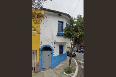 Casa para alugar com 86m², 2 quartos e sem vaga Casa para alugar com 86m², 2 quartos e sem vagaFachada