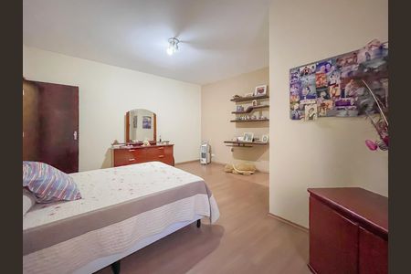 Suíte 1 de casa à venda com 2 quartos, 263m² em Ayrosa, São Paulo