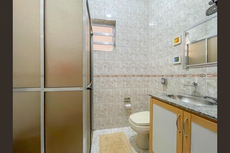 Banheiro da Suíte 1 de casa à venda com 2 quartos, 263m² em Ayrosa, São Paulo