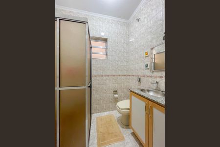 Casa à venda com 263m², 2 quartos e 4 vagas Casa à venda com 263m², 2 quartos e 4 vagasBanheiro da Suíte 1