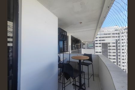 Apartamento à venda com 62m², 2 quartos e 1 vaga Apartamento à venda com 62m², 2 quartos e 1 vagaVaranda