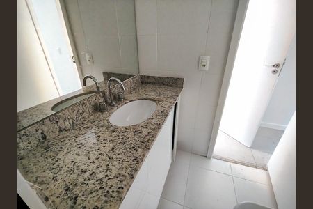 Apartamento à venda com 170m², 2 quartos e 1 vagaBanheiro da Suíte 1