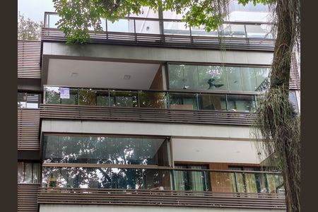 Apartamento à venda com 170m², 2 quartos e 1 vagaFachada e portaria