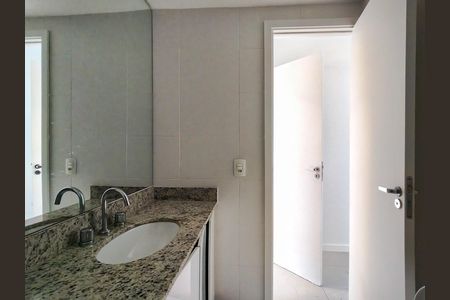 Apartamento à venda com 170m², 2 quartos e 1 vagaBanheiro da Suíte 1