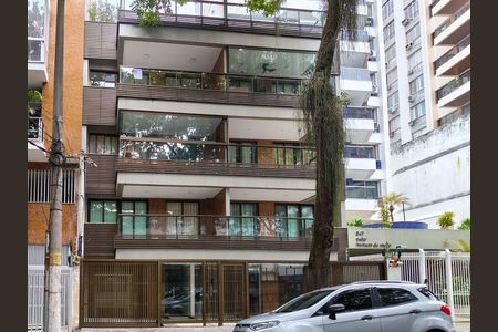 Apartamento à venda com 170m², 2 quartos e 1 vagaFachada e portaria