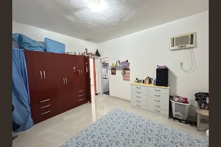 Casa à venda com 80m², 4 quartos e 2 vagasSuite