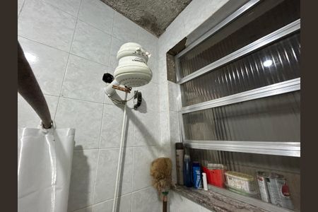 Casa à venda com 80m², 4 quartos e 2 vagasBanheiro 2