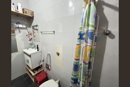 Casa à venda com 80m², 4 quartos e 2 vagasBanheiro da Suíte