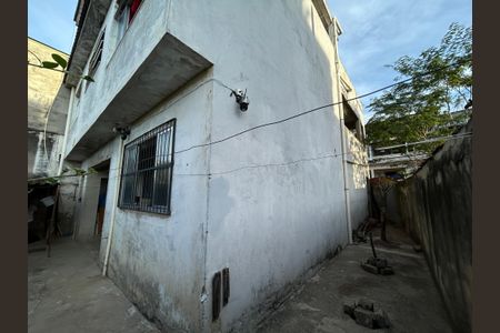 Casa à venda com 80m², 4 quartos e 2 vagasFachada