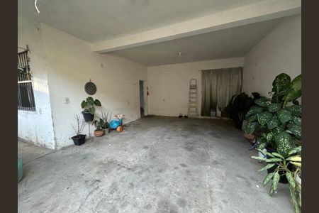 Casa à venda com 80m², 4 quartos e 2 vagasGaragem