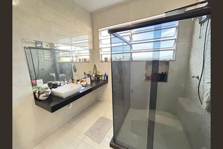 Casa à venda com 80m², 4 quartos e 2 vagasBanheiro 3