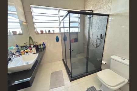 Casa à venda com 80m², 4 quartos e 2 vagasBanheiro 3