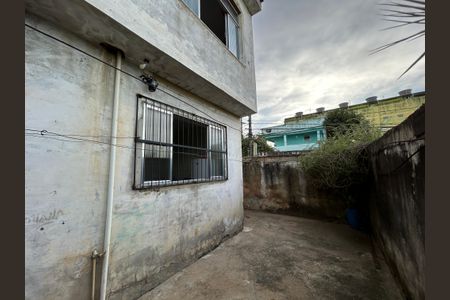 Casa à venda com 80m², 4 quartos e 2 vagasFachada