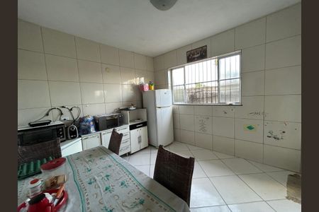 Casa à venda com 80m², 4 quartos e 2 vagasCozinha